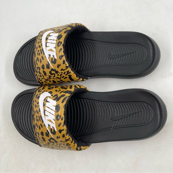 NEW! Nike Women’s Victori One Leopard Print Slides Sandals - Size 6 - Picture 5 of 11